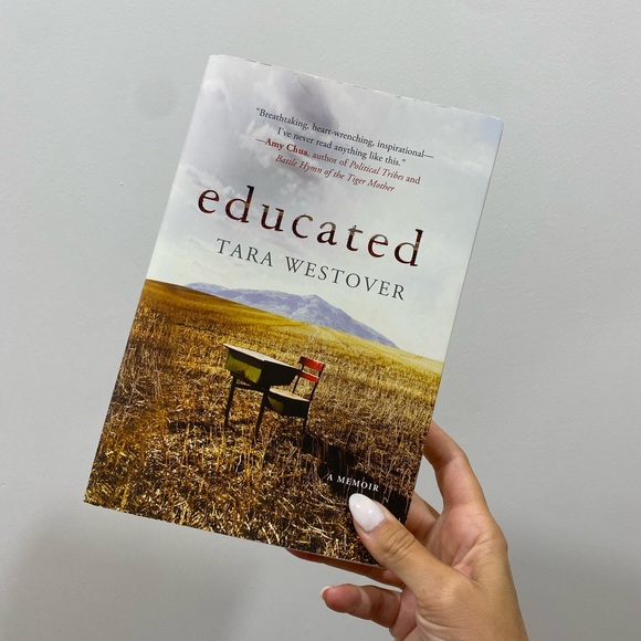 Book: Educated x Tara Westover - Picture 1 of 7